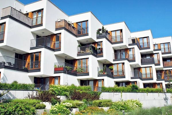 Modern, lüks apartman binası..