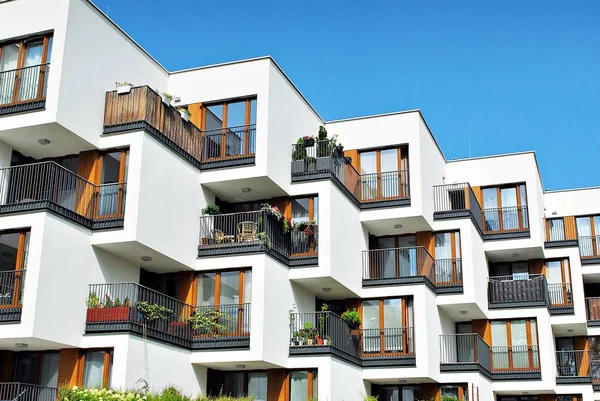 Modern, lüks apartman binası..