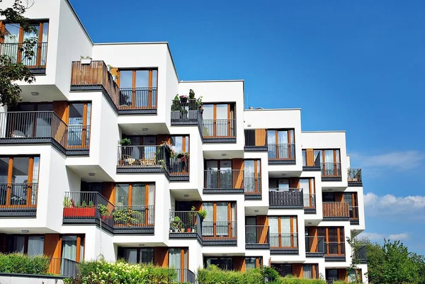 Modern, lüks apartman binası..