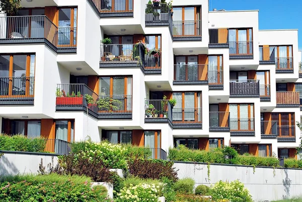 Modern, lüks apartman binası..