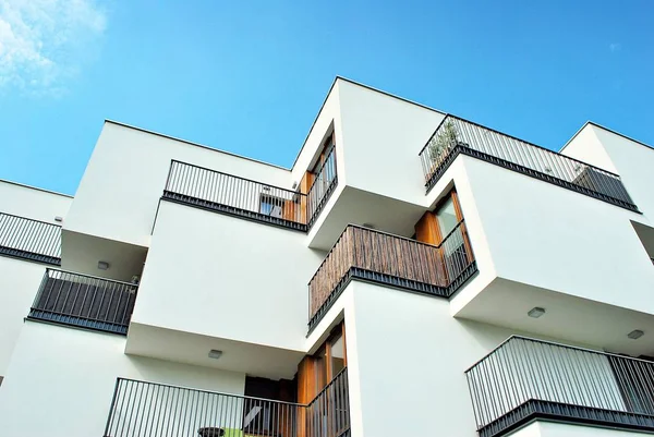 Modern, lüks apartman binası..