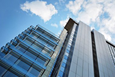 Modern ofis binası. Modern binanın mimari detaylar.