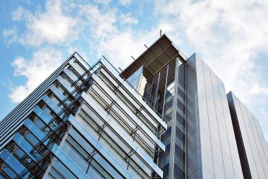 Modern ofis binası. Modern binanın mimari detaylar.