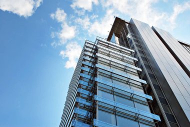 Modern ofis binası. Modern binanın mimari detaylar.