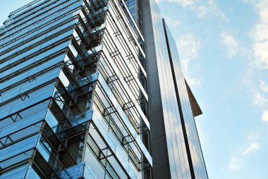 Modern ofis binası. Modern binanın mimari detaylar.