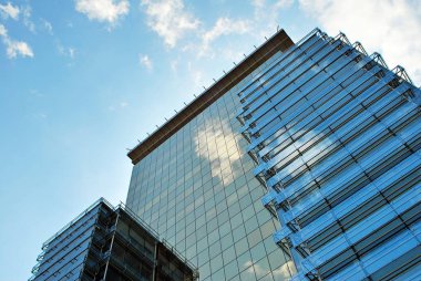 Modern ofis binası. Modern binanın mimari detaylar.