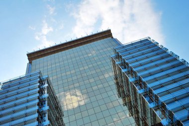 Modern ofis binası. Modern binanın mimari detaylar.