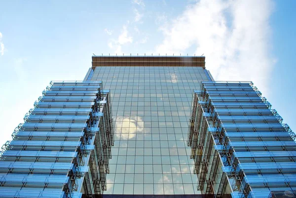 Modern ofis binası. Modern binanın mimari detaylar.