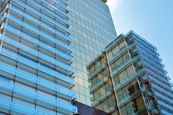 Modern ofis binası. Modern binanın mimari detaylar.