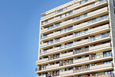 Modern, lüks apartman binası..