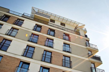 Modern, lüks apartman binası..