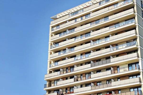 Modern, lüks apartman binası..