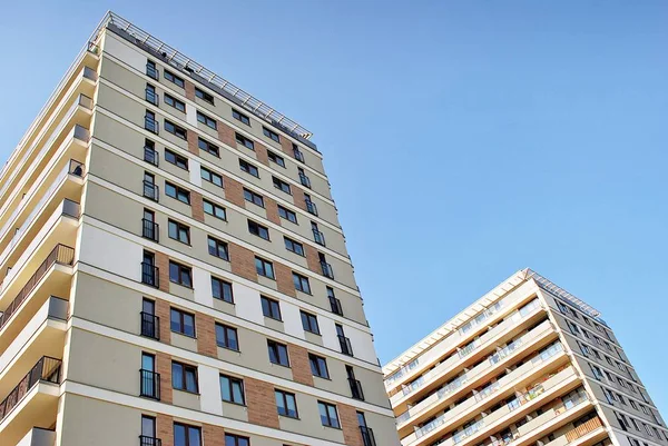 Modern, lüks apartman binası..