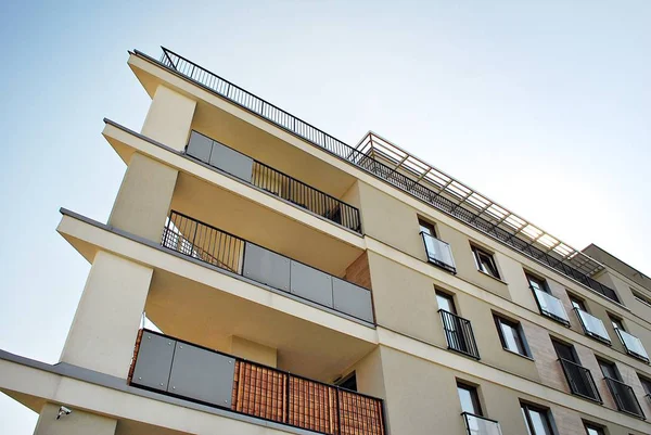 Modern, lüks apartman binası..