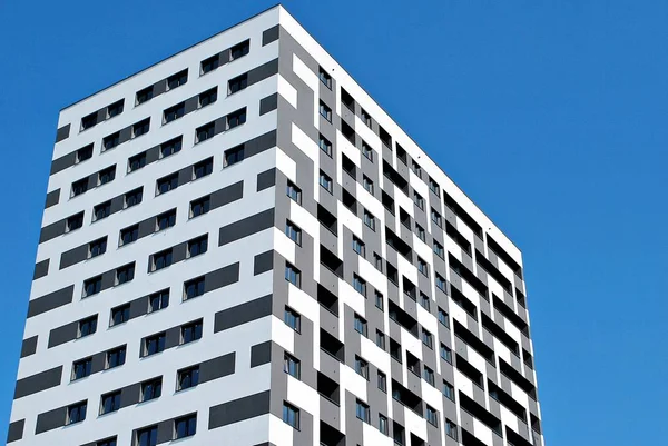 Modern, lyxig lägenhet byggnad. — Stockfoto