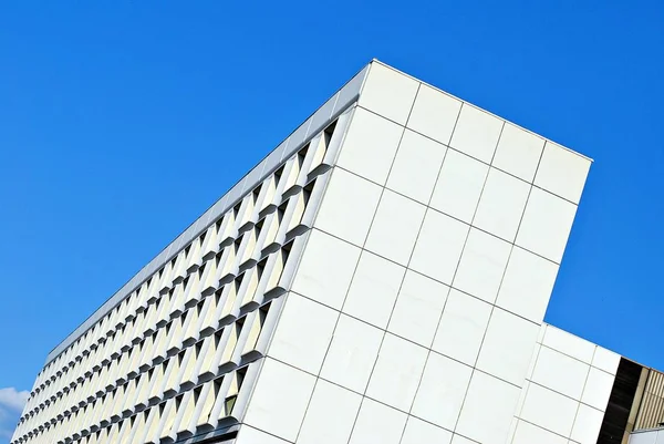 Modern ofis binası. Modern binanın mimari detaylar