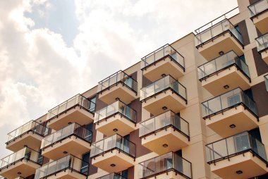 Modern, lüks apartman binası..