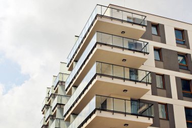 Modern, lüks apartman binası..