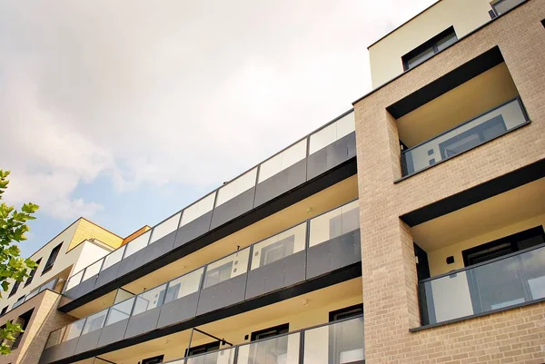 Modern, lüks apartman binası..