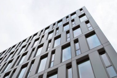 Modern ofis binası. Modern binanın mimari detaylar