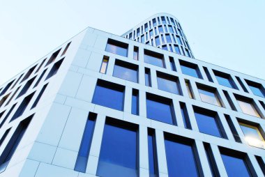  Modern, lüks apartman binası..