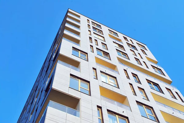 Moderno, edificio de apartamentos de lujo . — Foto de Stock