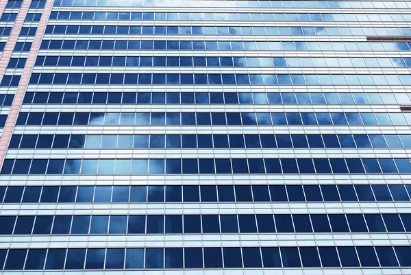 Modern, lüks apartman binası..