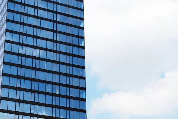 Modern, lüks apartman binası..