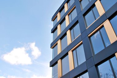 Modern ofis binası. Modern binanın mimari detaylar