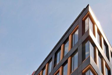 Modern ofis binası. Modern binanın mimari detaylar