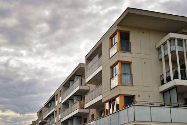 Modern, lüks apartman binası..