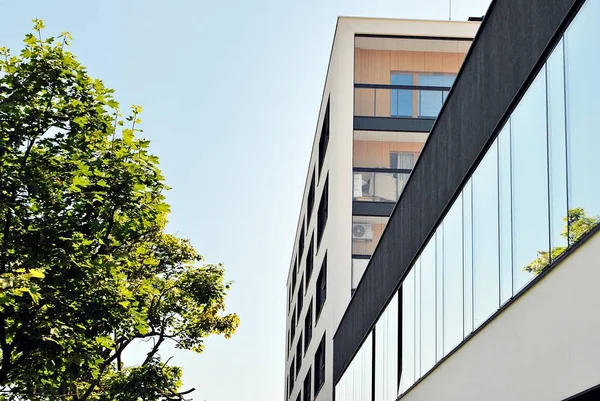 Modern, lüks apartman binası..