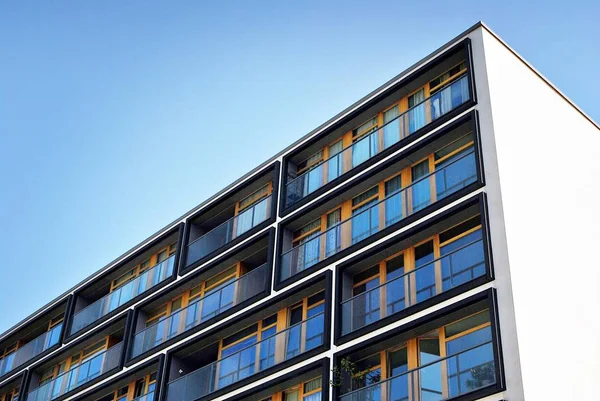  Modern, lüks apartman binası..