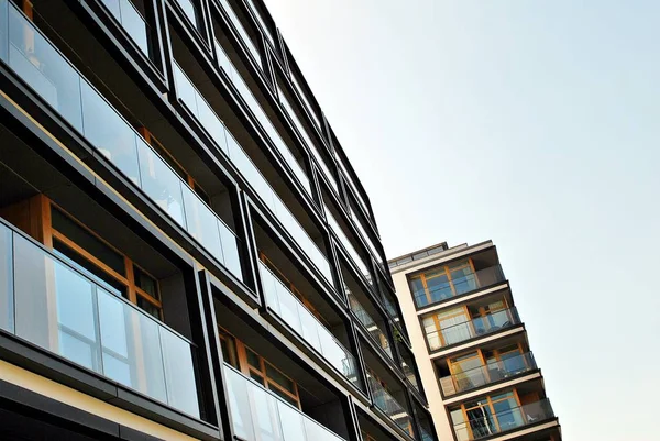 Moderno, edificio de apartamentos de lujo . — Foto de Stock