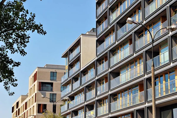  Modern, lüks apartman binası..