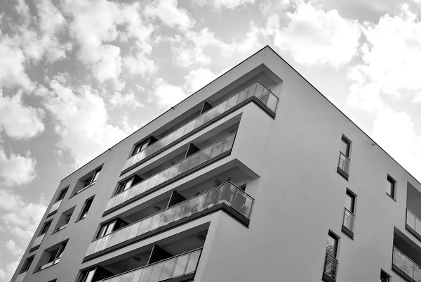 Moderní, luxusní byt Building.Black a bílá. — Stock fotografie