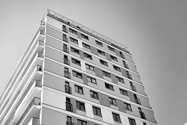 Moderno, Apartamento de luxo Building.Black e branco . — Fotografia de Stock