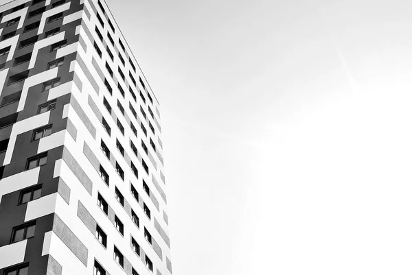 Μοντέρνο, πολυτελές διαμέρισμα Building.Black και λευκό. — Φωτογραφία Αρχείου