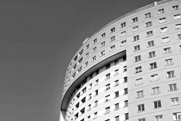 Moderní, luxusní byt Building.Black a bílá. — Stock fotografie