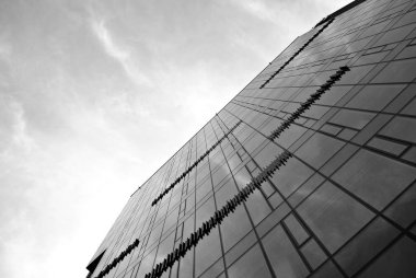 Modern cam cephe. Siyah ve beyaz.