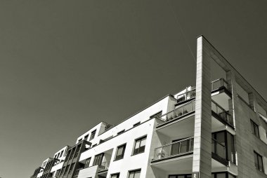 Modern apartman dış görünüşü. siyah ve beyaz.