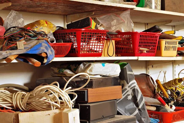 Ana sayfa garaj depolama karışıklık.