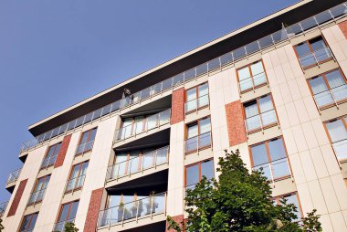 Modern, lüks apartman binası..