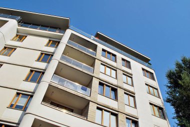 Modern, lüks apartman binası..