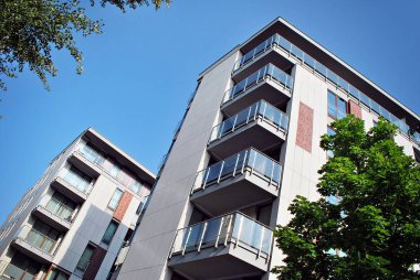 Modern, lüks apartman binası..