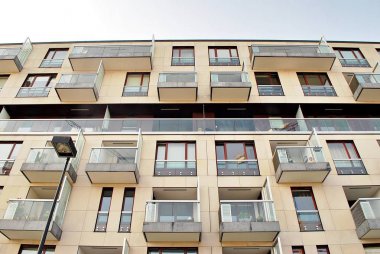 Modern, lüks apartman binası..