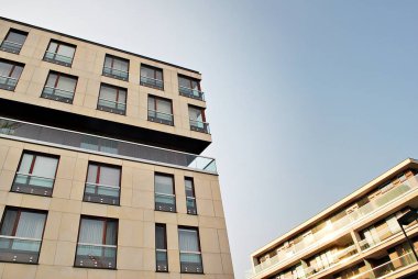 Modern, lüks apartman binası..