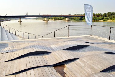 Vistulan Boulevards Batı tarafında nehir Vistula Varşova yer. 