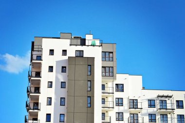  Modern, lüks apartman binası.