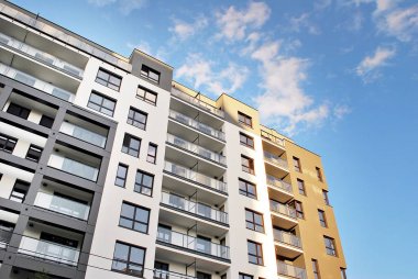  Modern, lüks apartman binası.